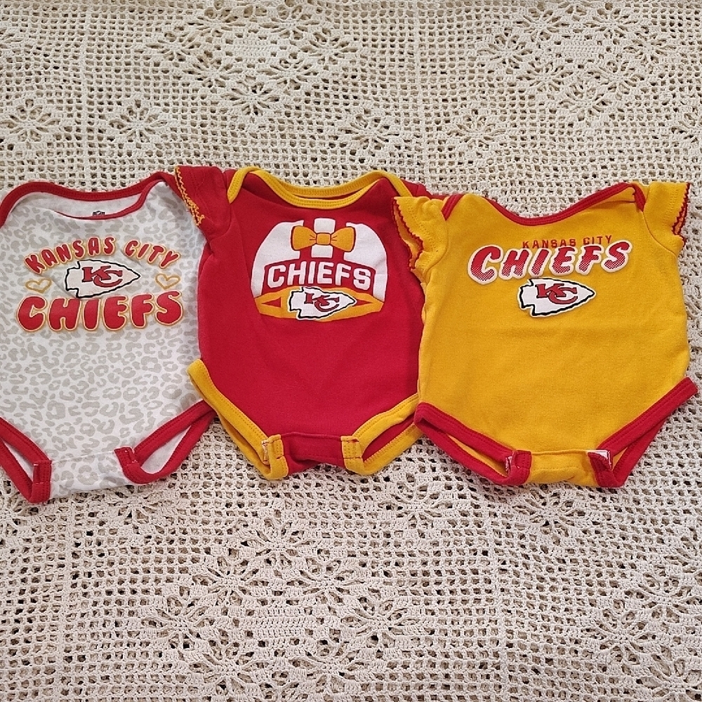 Bundle Lot of 3 Kansas City Chiefs NFL Onesies Girls 6-9 Months A13